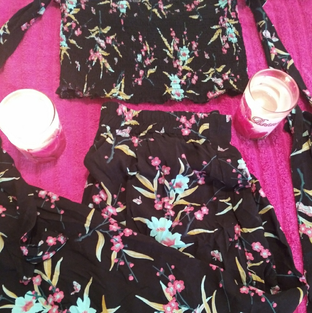 2 piece set pants and matching straples crop top